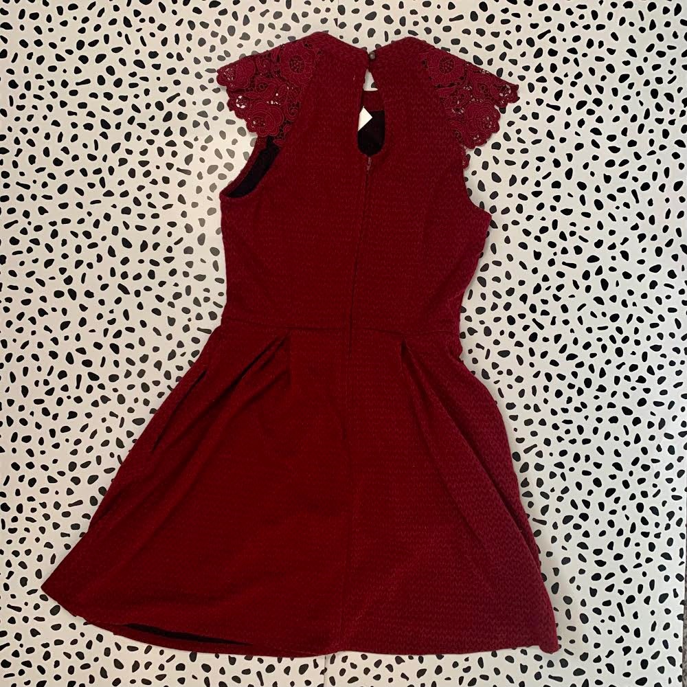 Speechless Women’s Red Lace Skater Dress | XXS - Picture 6 of 6